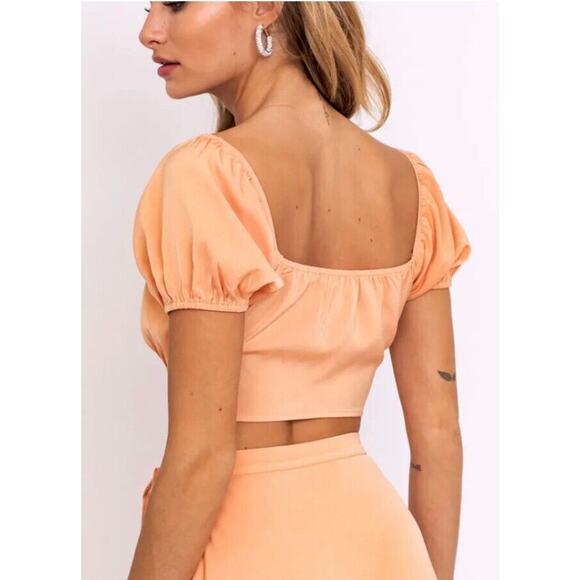 Le Lis Peach Puffed Short Sleeve Front Tie Elastic Neck Sleeve Crop Top L - Picture 2 of 15